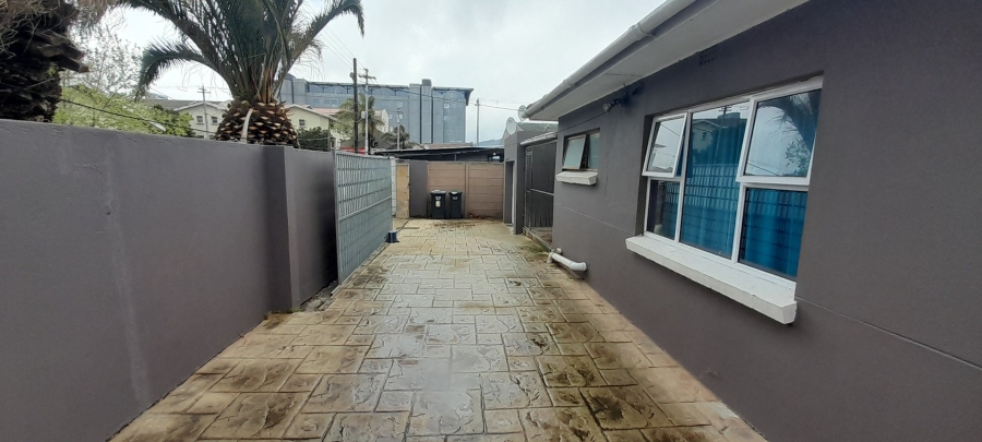 3 Bedroom Property for Sale in Oakdale Western Cape